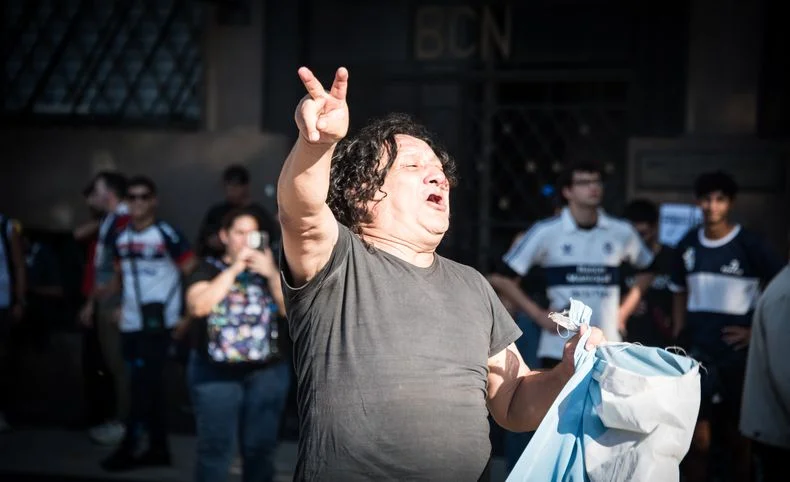 Los hinchas de Gimnasia tambi&eacute;n dijeron presente