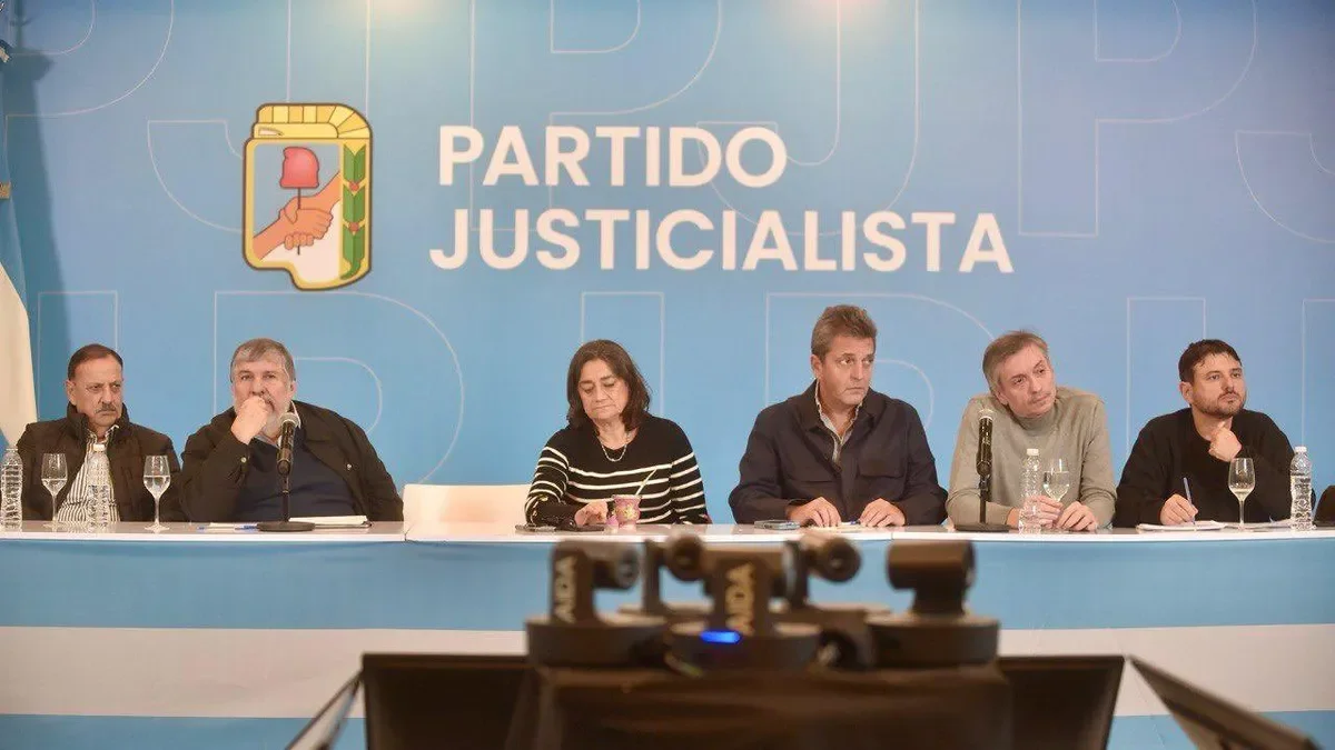 Quiénes asistieron a la reunión extraordinaria del PJ