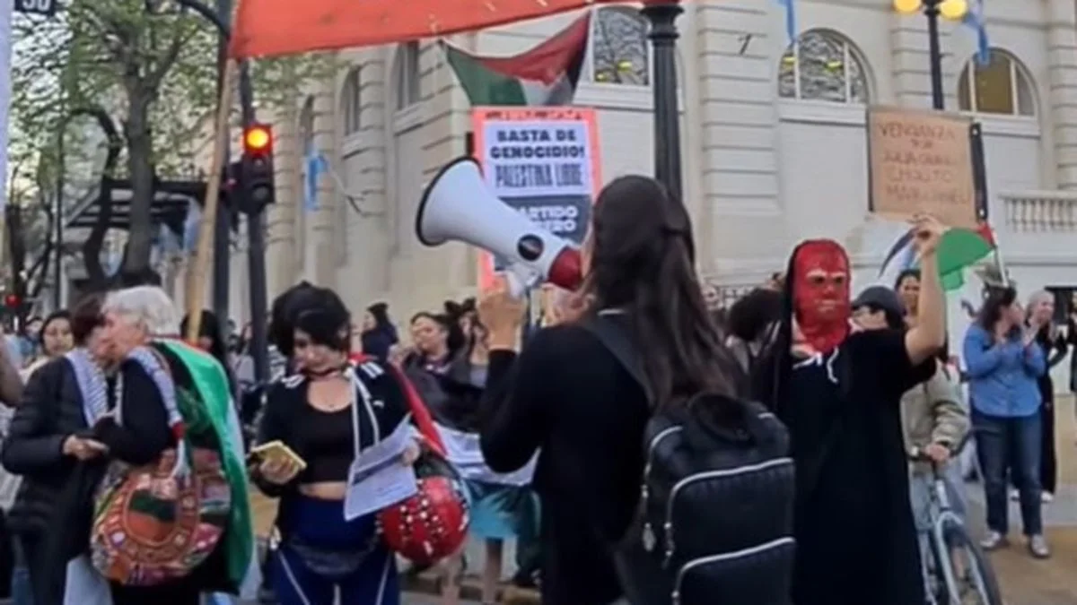 La Plata: protesta y corte en 7 y 50 por Palestina