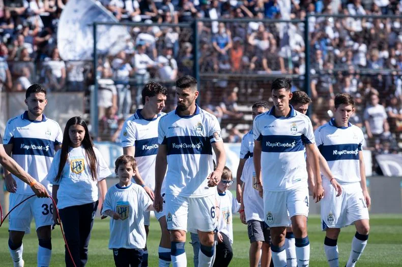 Gimnasia visitar&aacute; a Riestra, por la novena fecha del Torneo Clausura