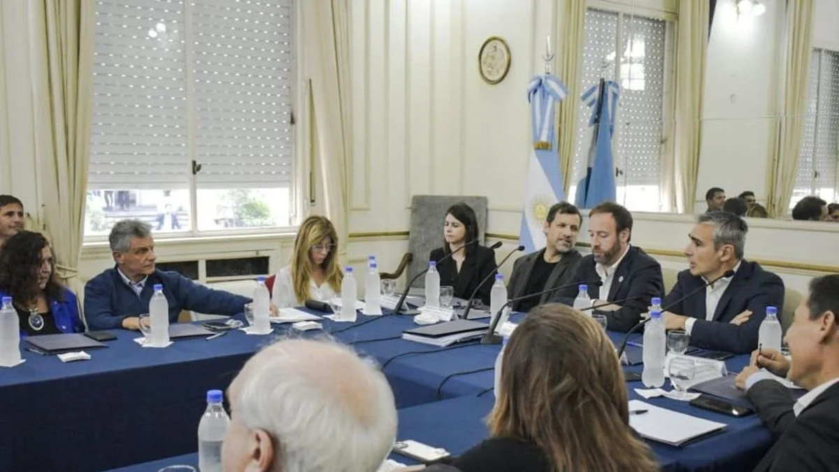 La oposición le complica el endeudamiento a Kicillof