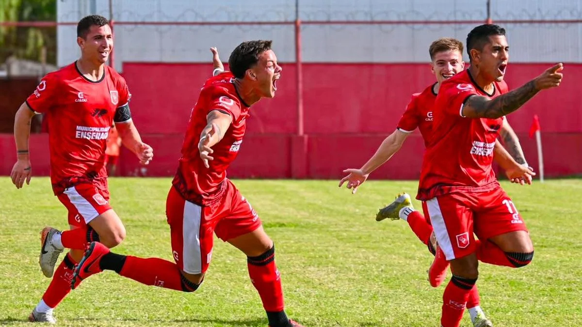 Cambaceres vuelve al ruedo recibiendo al Decano