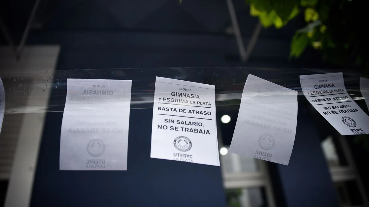 UTEDYC se movilizó frente a la sede de Gimnasia por falta de pagos