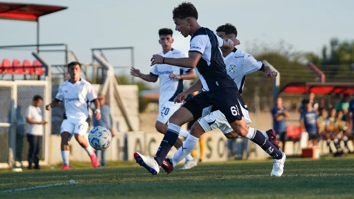 La Reserva de Gimnasia goleaba, pero terminó empatando en Avellaneda