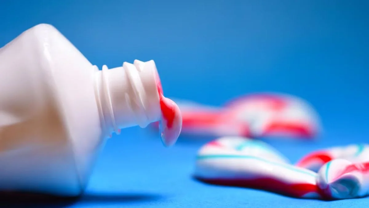 La ANMAT volvió a prohibir una crema dental Colgate