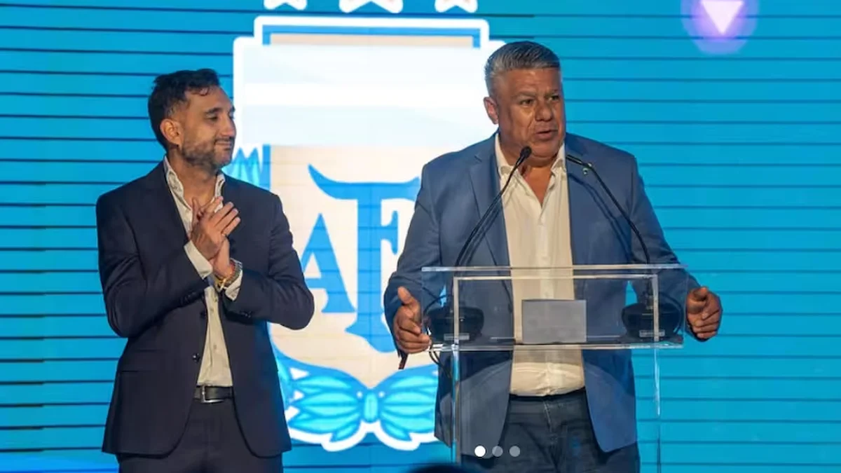 El pago inusual de Sur Finanzas al club del Chiqui Tapia