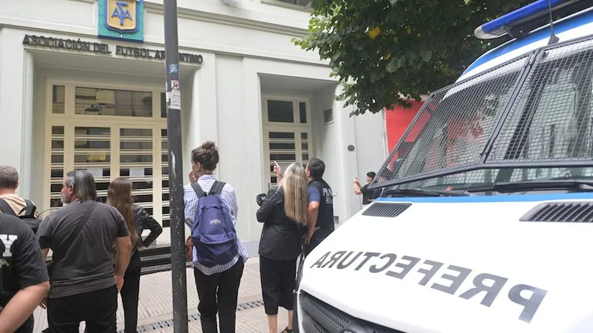 Allanaron las principales sedes de la AFA