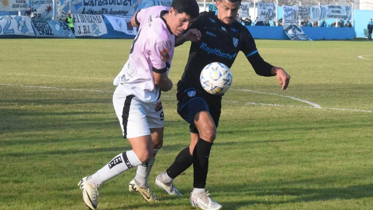 Villa San Carlos rescató el empate, ante Fénix en Berisso