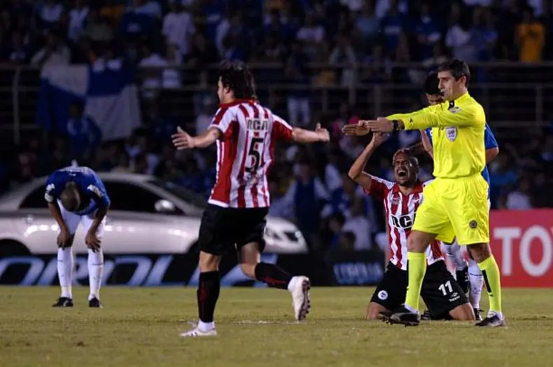 Estudiantes fue campe&oacute;n ante el Cruzeiro hace casi 16 a&ntilde;os atr&aacute;s