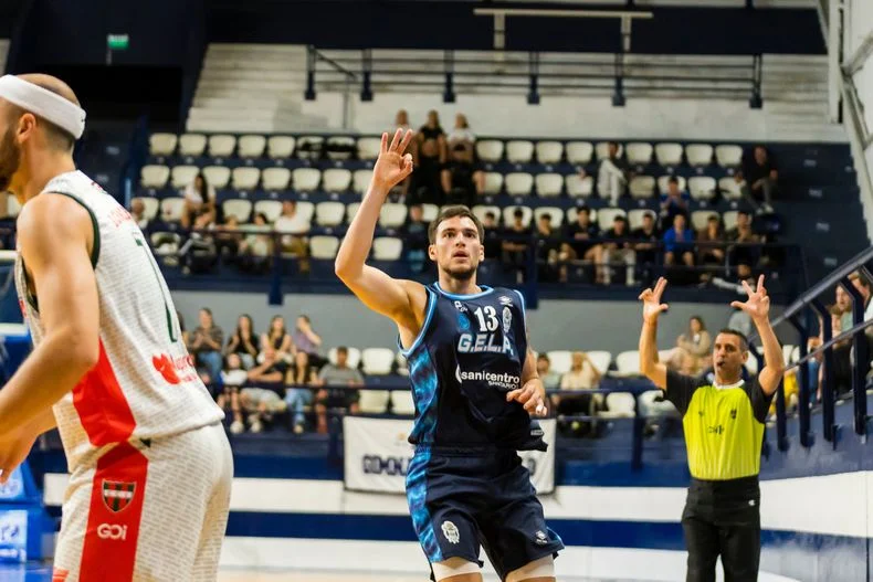 Gimnasia venci&oacute; a Ciclista de Jun&iacute;n en el Polideportivo V&iacute;ctor Nethol