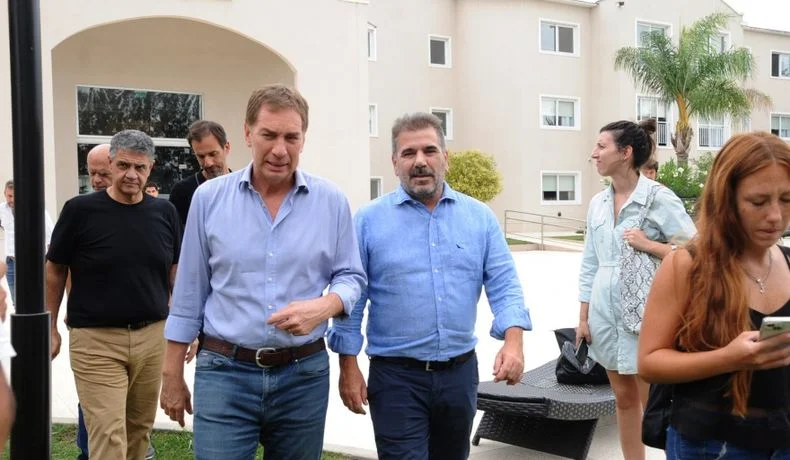 El candidato a diputado por La Libertad Avanza, Diego Santilli, votó y habló en Tigre