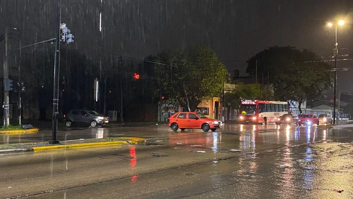 Vuelve a regir el alerta naranja para esta noche en La Plata