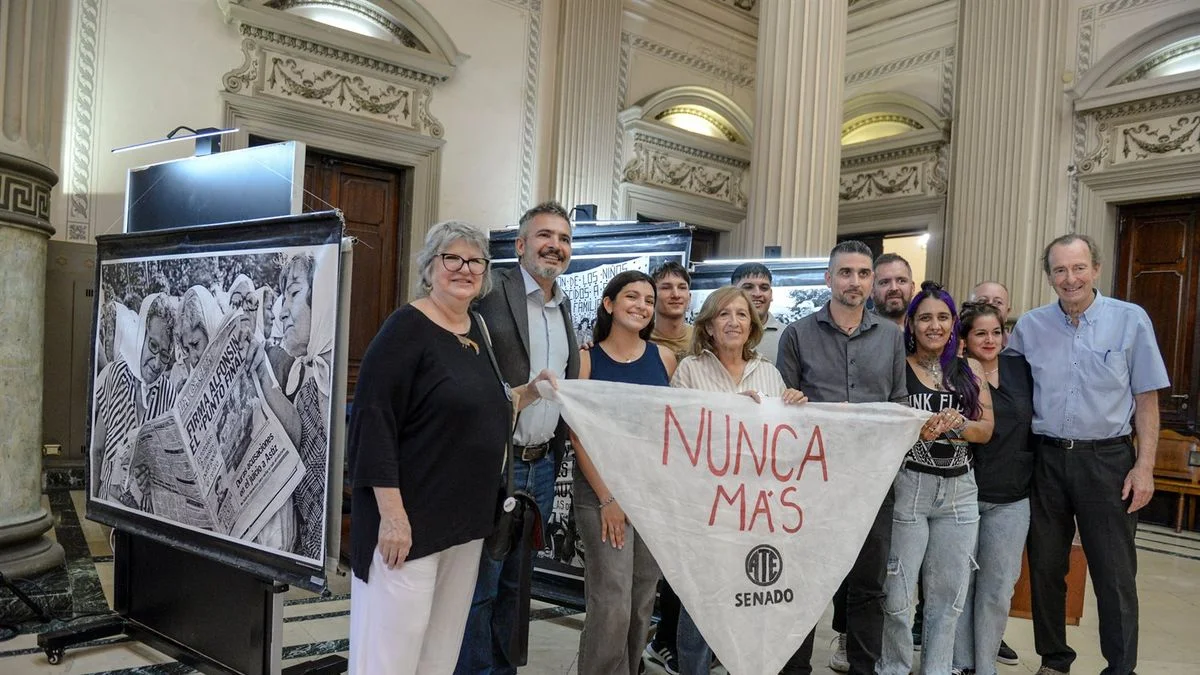 Mes de la Memoria: el Senado bonaerense inauguró una muestra fotográfica y le puso fecha a la sesión especial