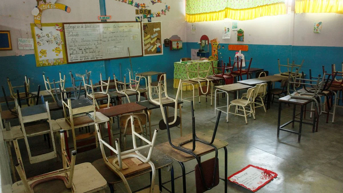 Gremios convocan a un paro docente y se complica el arranque de clases en la Provincia
