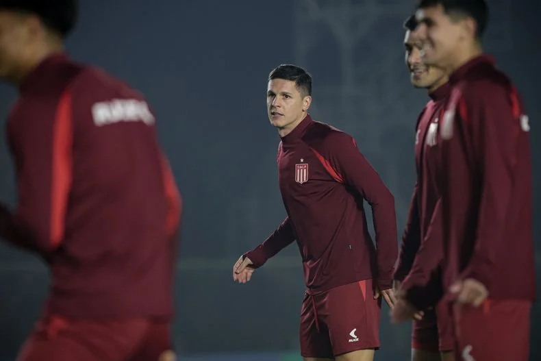 Guido Carrillo ser&aacute; titular esta noche cuando Estudiantes juegue en Paraguay