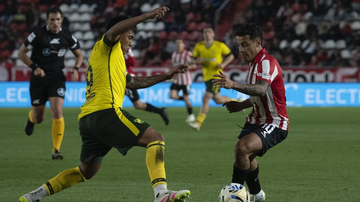 Estudiantes recibe al siempre incómodo Riestra antes del clásico