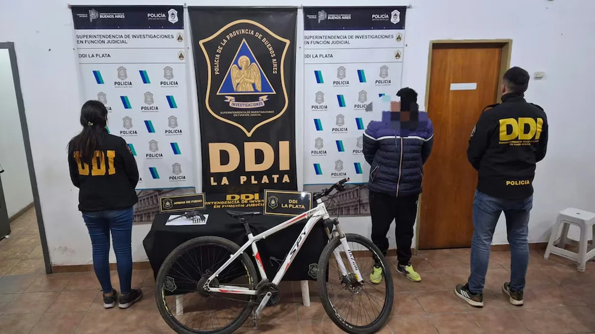 La Plata: intentó robar un auto, se olvidó el celular y cayó preso