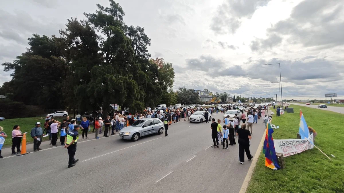 Productores de Ruta 2 protestaron contra termoeléctricas en Brandsen