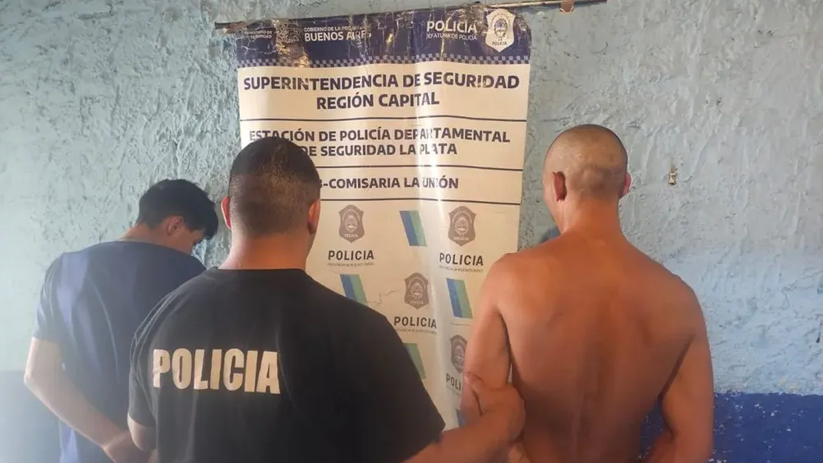 Robaron un comercio en La Plata y fueron detenidos