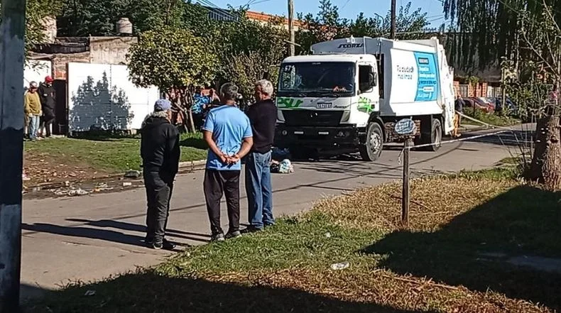 Tragedia en La Plata: muere cooperativista aplastada por un camión de ESUR
