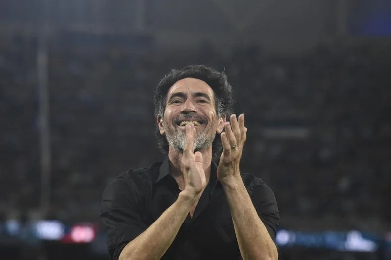 Estudiantes negocia con Eduardo Dom&iacute;nguez por su renovaci&oacute;n. El Barba se plante y exige