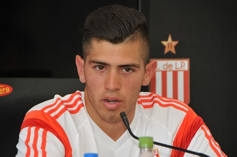 Agust&iacute;n Rossi en su presentaci&oacute;n como arquero de Estudiantes