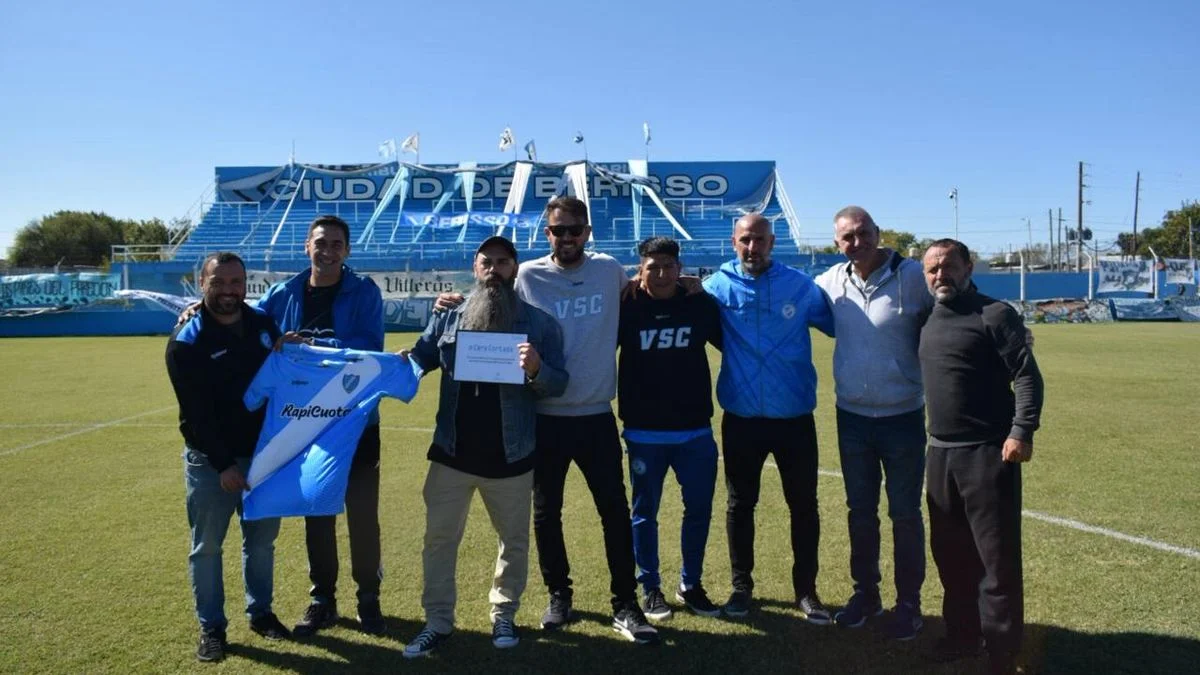 Villa San Carlos reconoció a personalidades de la cultura de Berisso