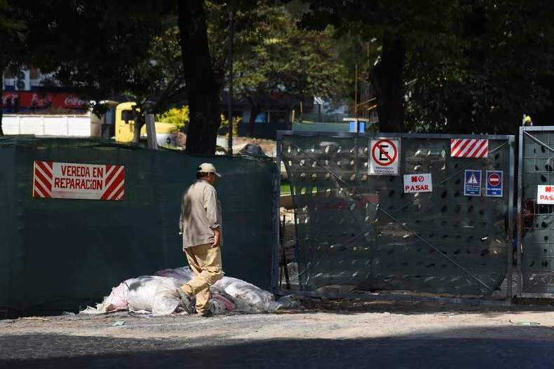 Las obras en plaza Italia generan un fastidio enorme en los platenses&nbsp;