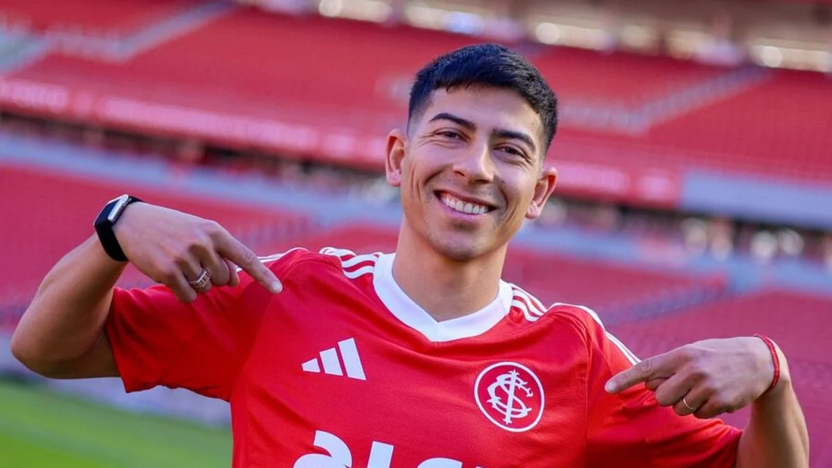 Estudiantes podría buscar un reemplazo para Cristian Medina