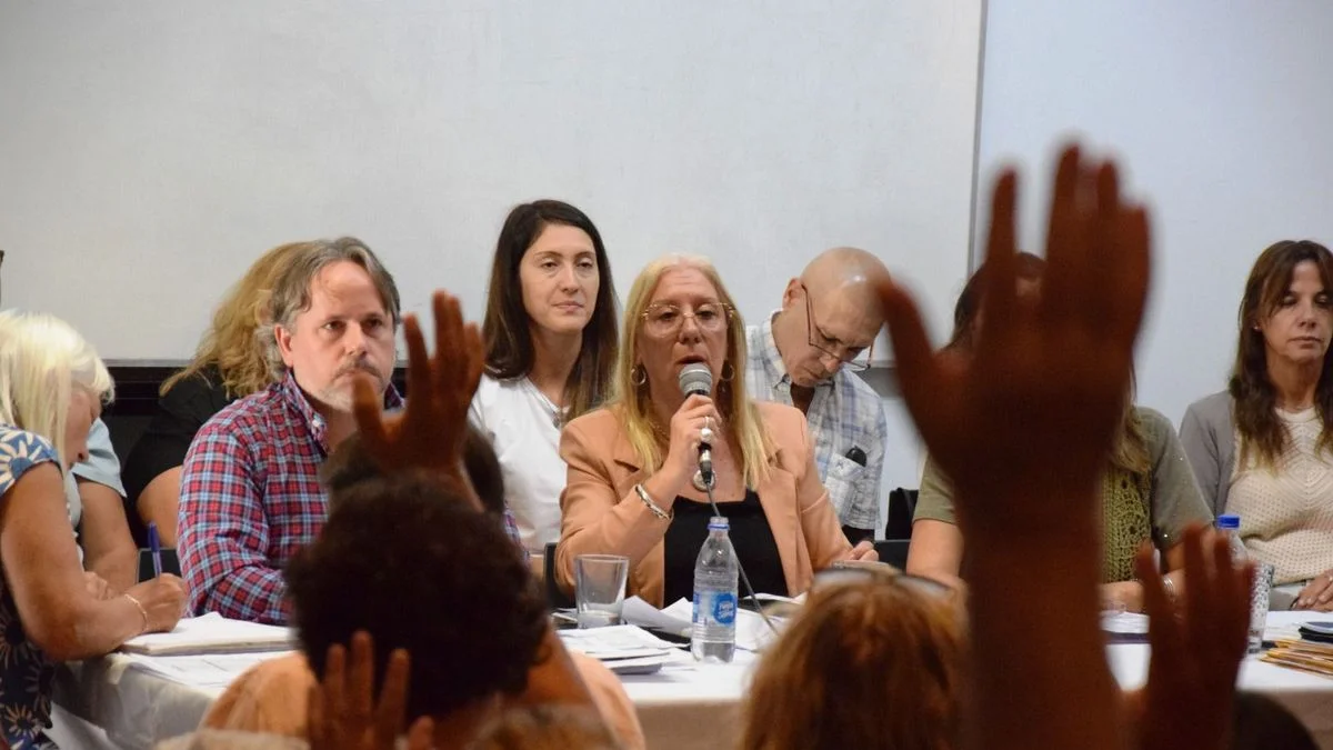 Docentes convocan a un paro y no arrancarán las clases en Provincia