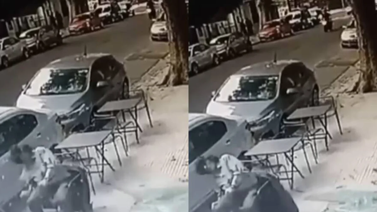 Tomaba un café y una ventana le cayó en la cabeza