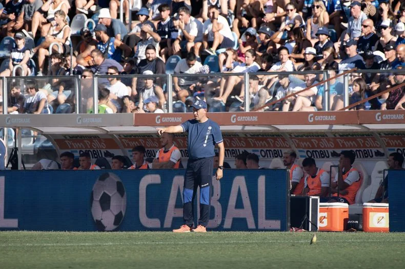 Gimnasia festej&oacute; en el primer partido de Diego Flores en el Bosque