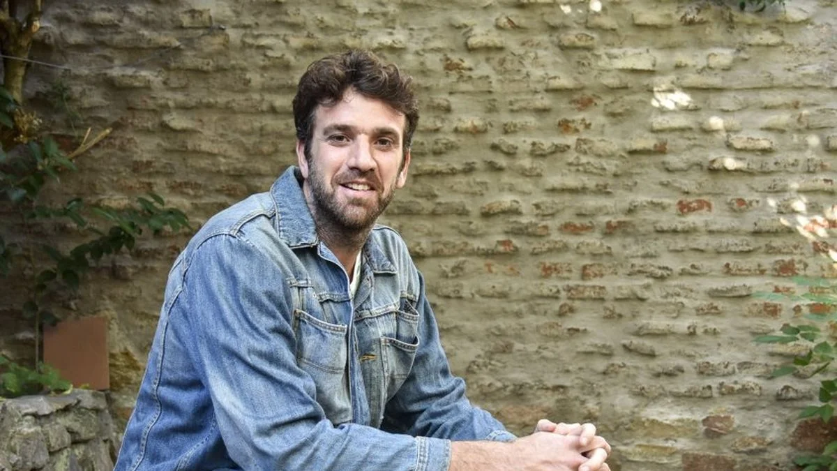 Manuel Soriano llega a La Plata para hablar sobre los canticos de cancha