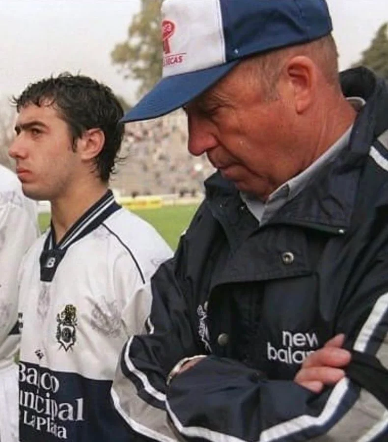 Carlos Timoteo Griguol, el hombre que cambi&oacute; la vida de Gimnasia
