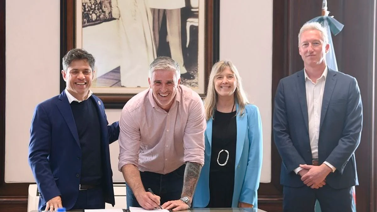 Provincia firmó convenios con intendentes para financiar a emprendedores