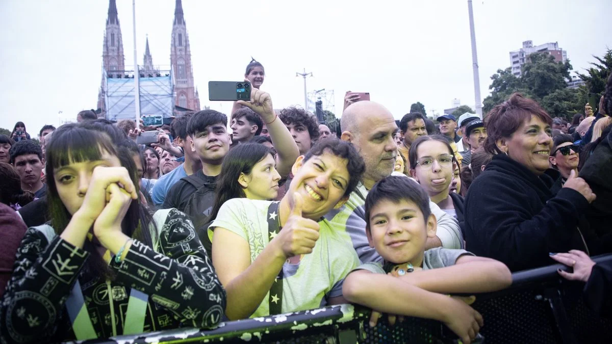 A qué hora comienzan los shows en Plaza Moreno