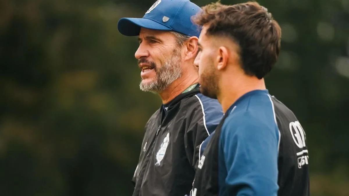 El cambio de esquema que Ariel Pereyra piensa para Gimnasia de cara a la "batalla de Liniers"