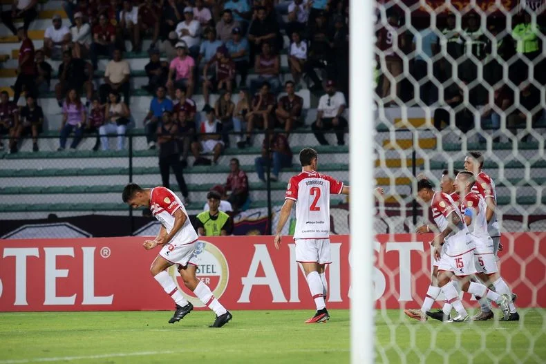 Estudiantes ganó en la primera jornada en Venezuela