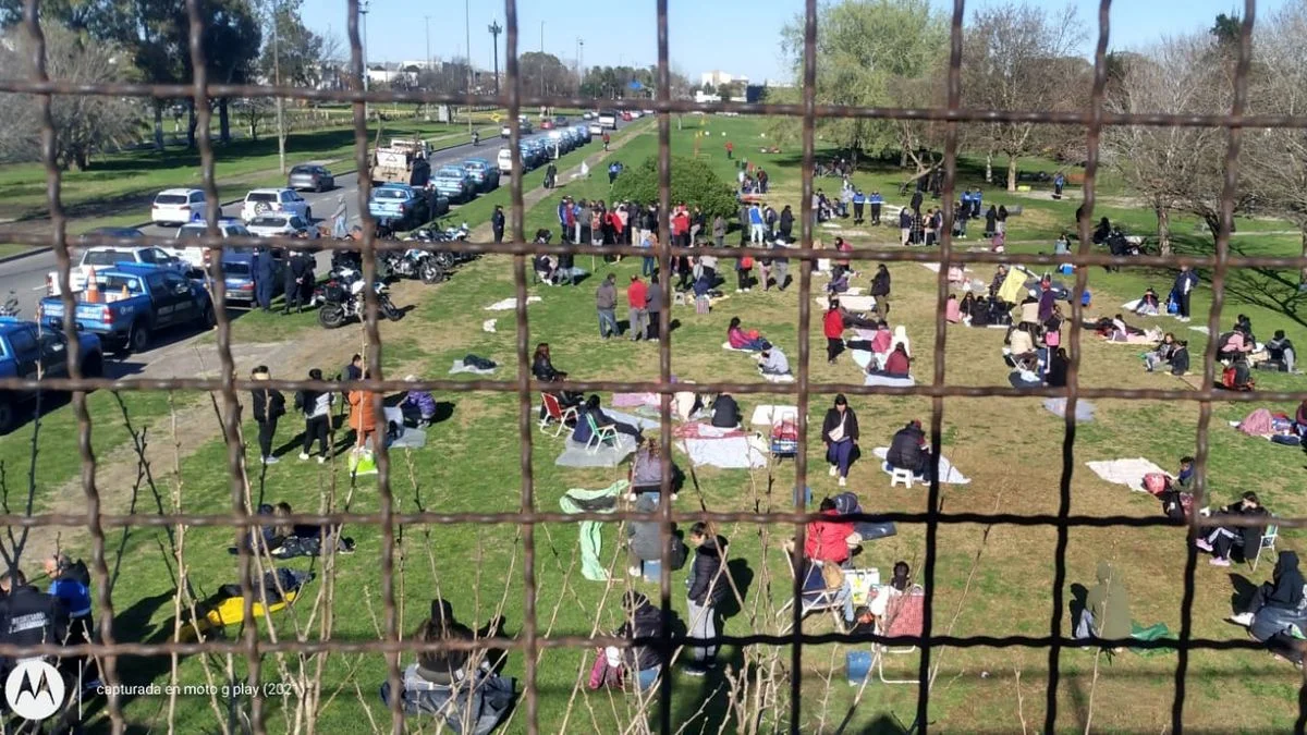 Manteros protestan en Meridiano V tras el gran operativo de desalojo
