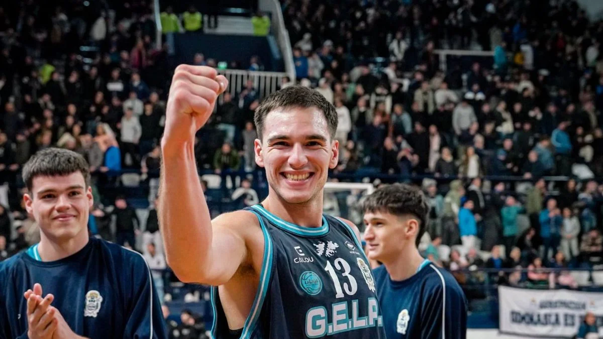 El básquet de Gimnasia sigue en pie y vivió otra noche de alegría en el Polideportivo Víctor Nethol
