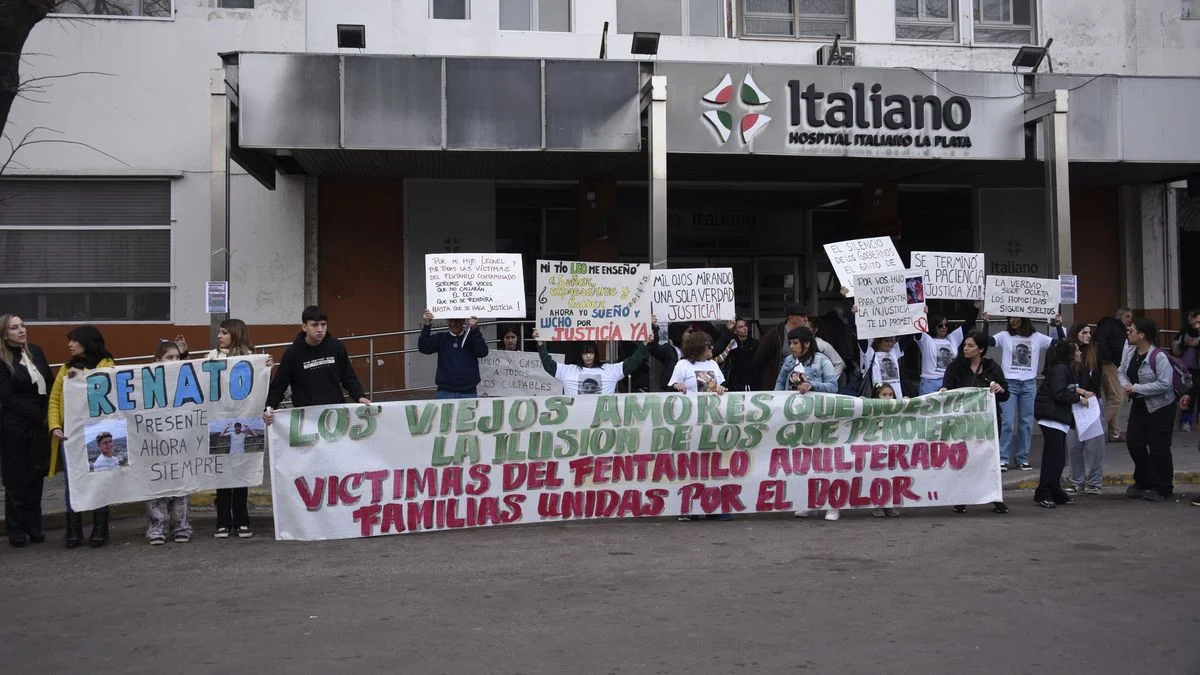 Familiares de víctimas del fentanilo en La Plata marcharon al Hospital Italiano