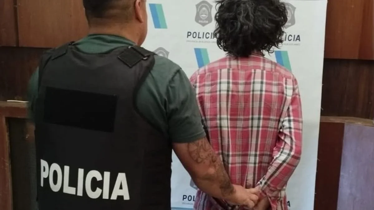 Asaltó a mano armada dos comercios en Gonnet