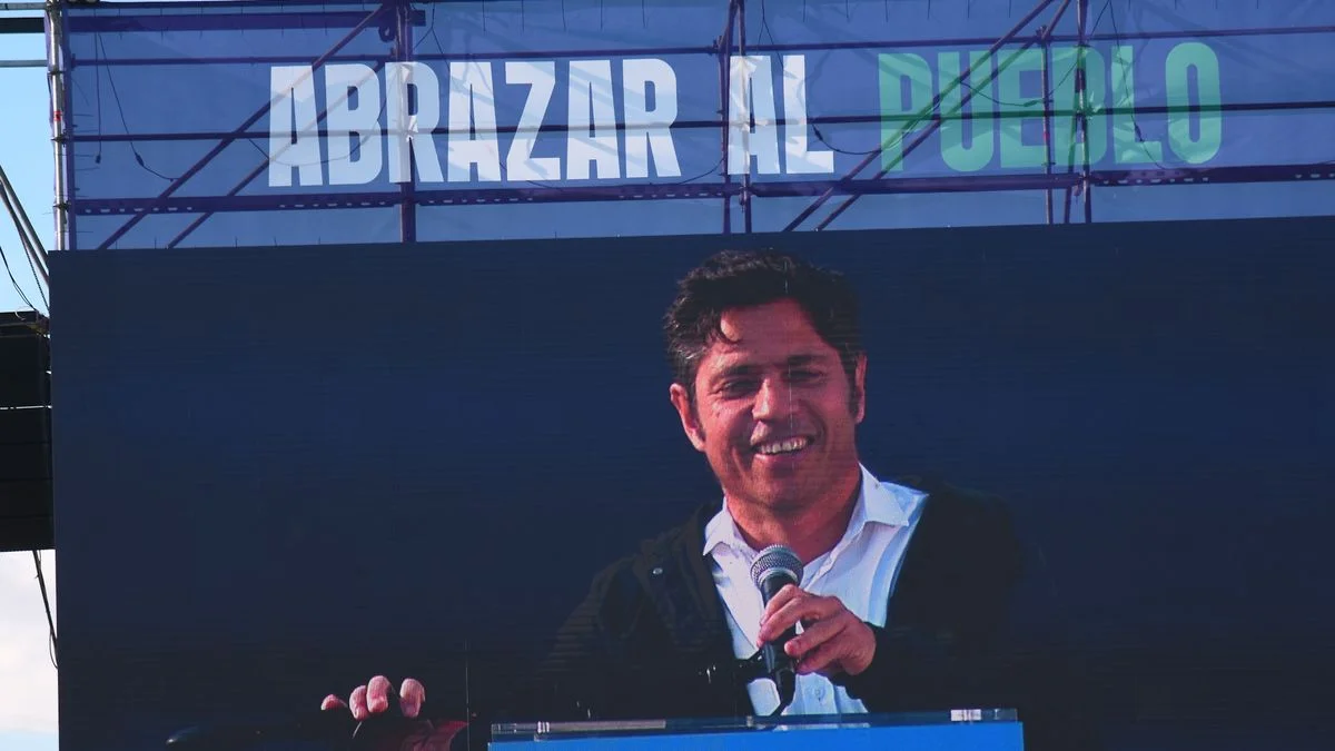 Kicillof va por la regularización y reapertura de La Salada
