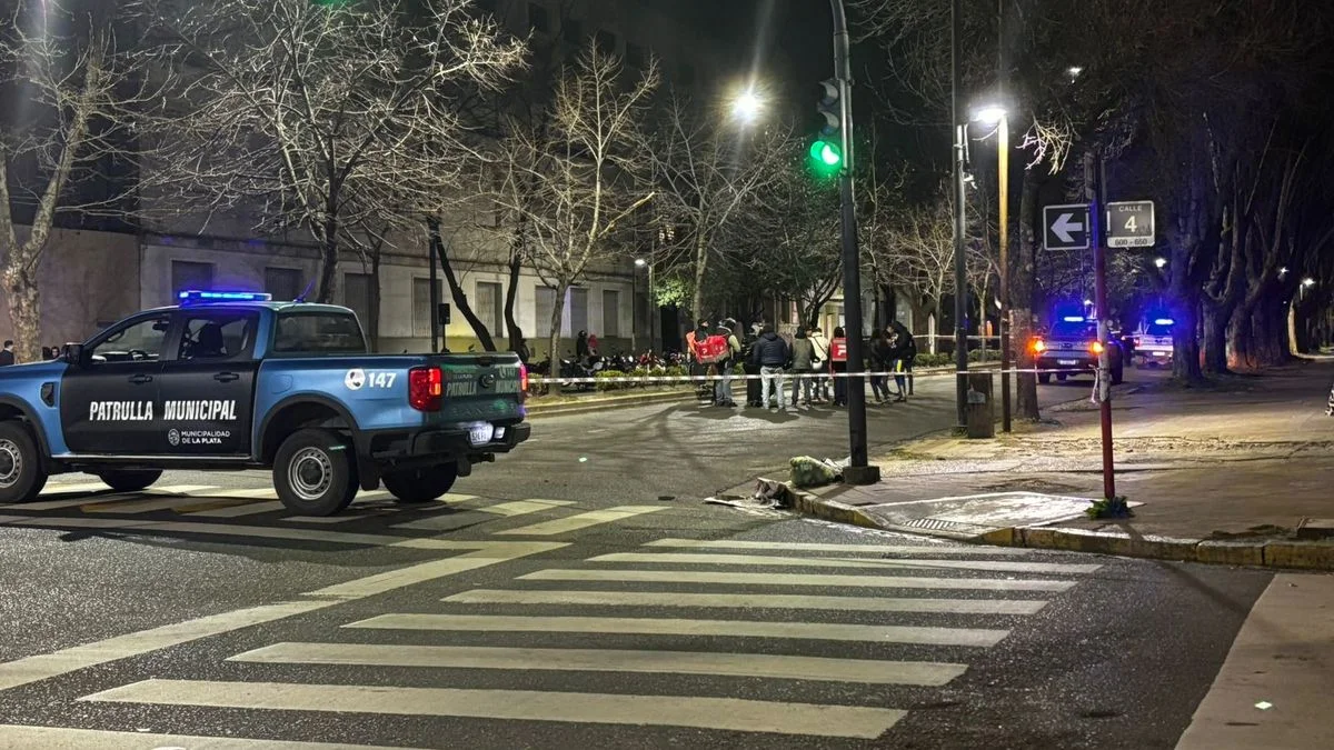 Tragedia en La Plata: un repartidor falleció tras una mala maniobra