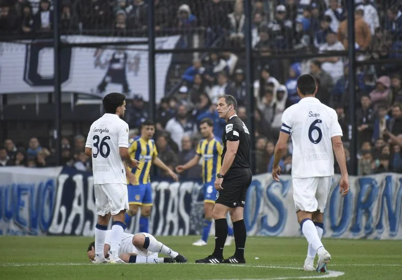 El momento que lament&oacute; todo Gimnasia, la lesi&oacute;n de Facundo Di Biasi