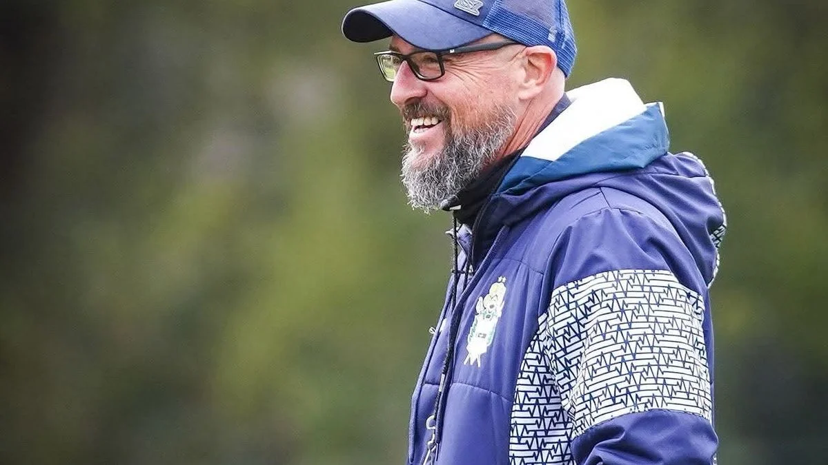 Alejandro Orfila presenció el clásico de Reserva en City Bell