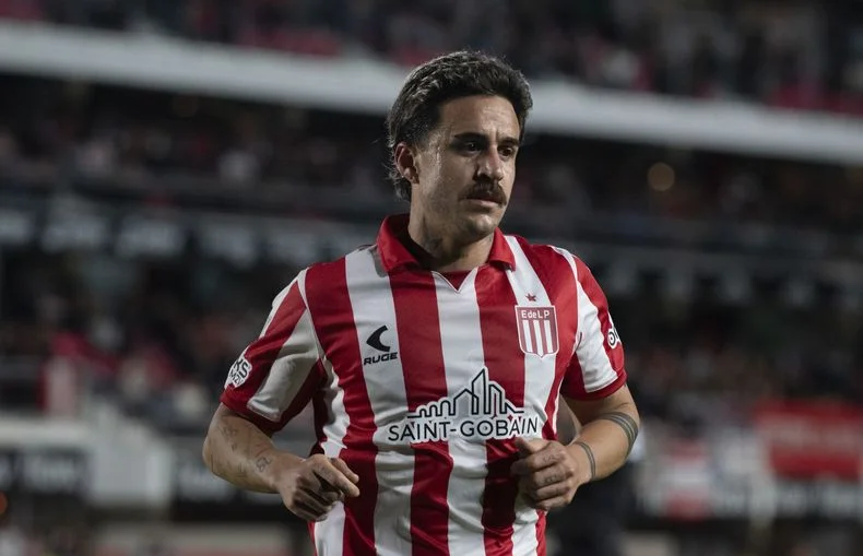 Eduardo Domínguez podría sufrir la baja de Gabriel Neves para su Estudiantes 2026