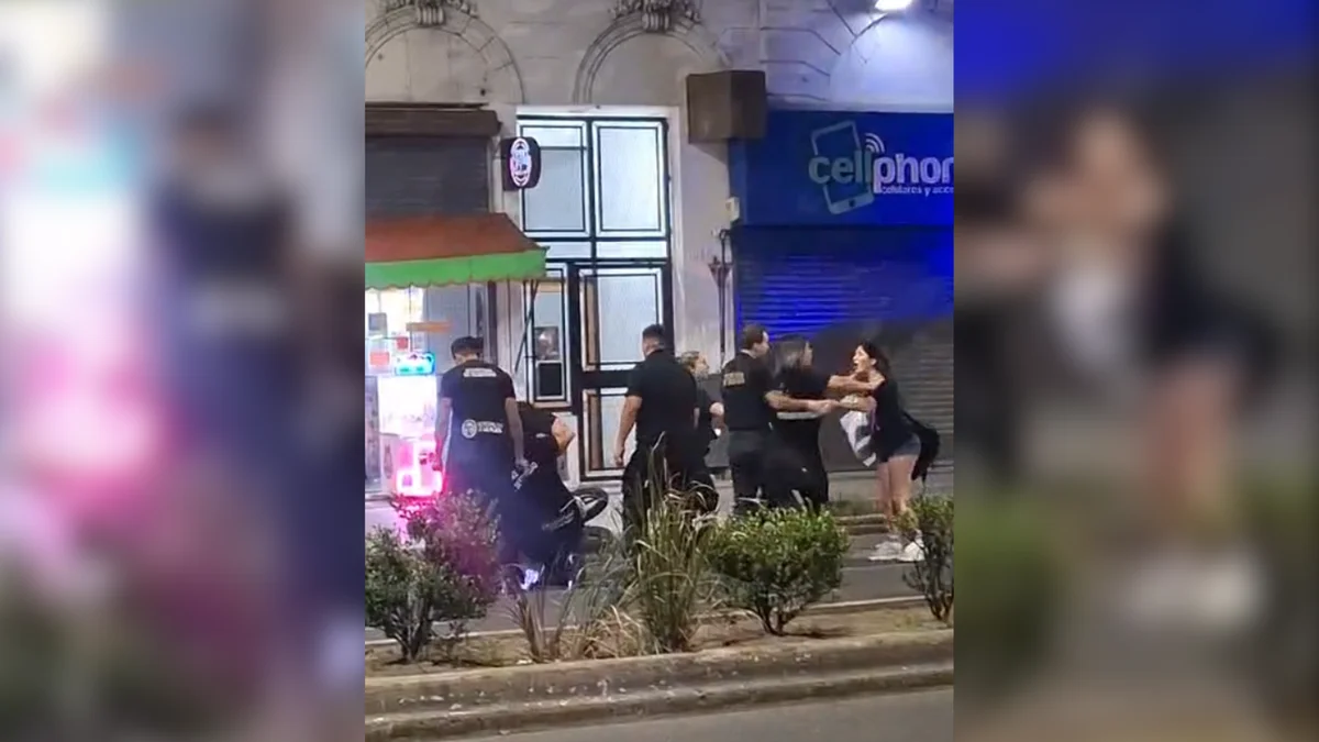 Violencia vial en La Plata: detienen a dos motociclistas por atacar a inspectores de tránsito