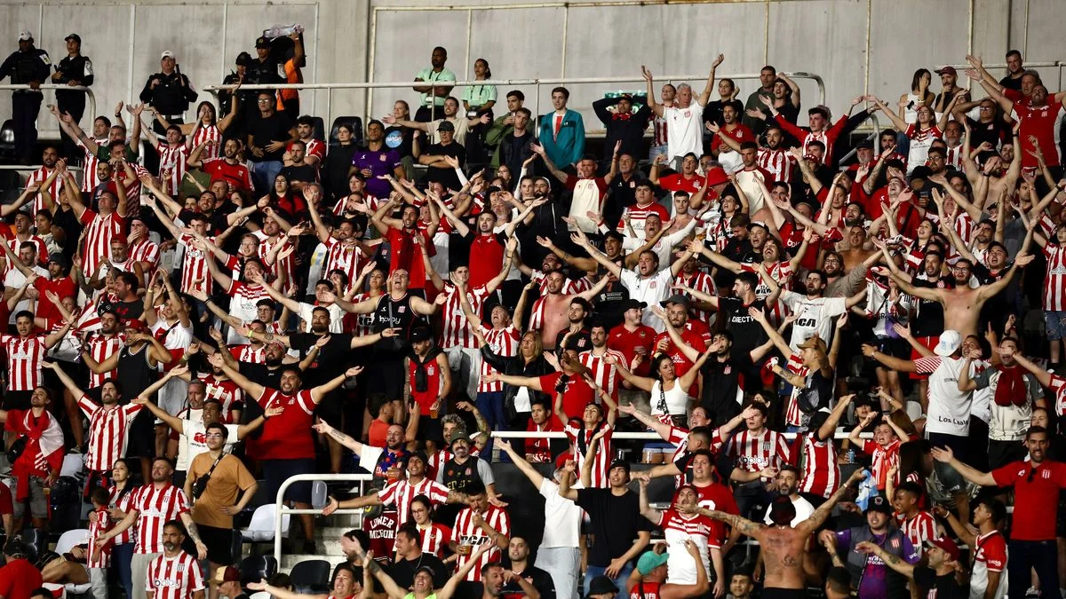 Los hinchas de Estudiantes, en gran número a Paraguay