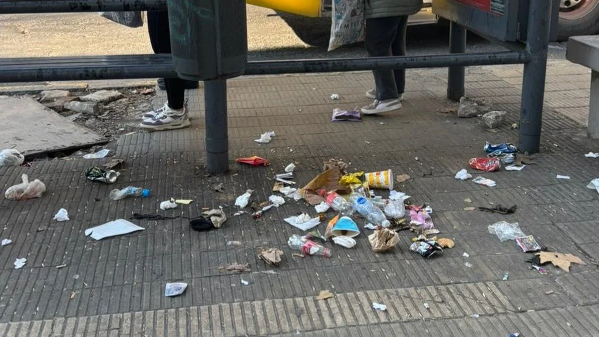Vecinos denuncian gran cantidad de basura en diagonal 74